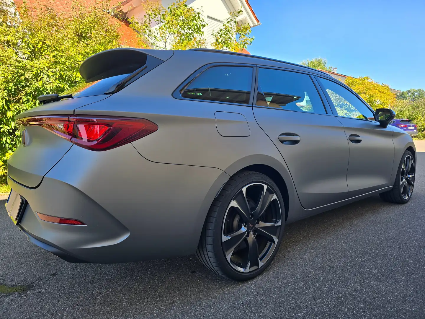 CUPRA Leon Leon Sportstourer 1.4 e-Hybrid (180 kW System) VZ Grau - 2
