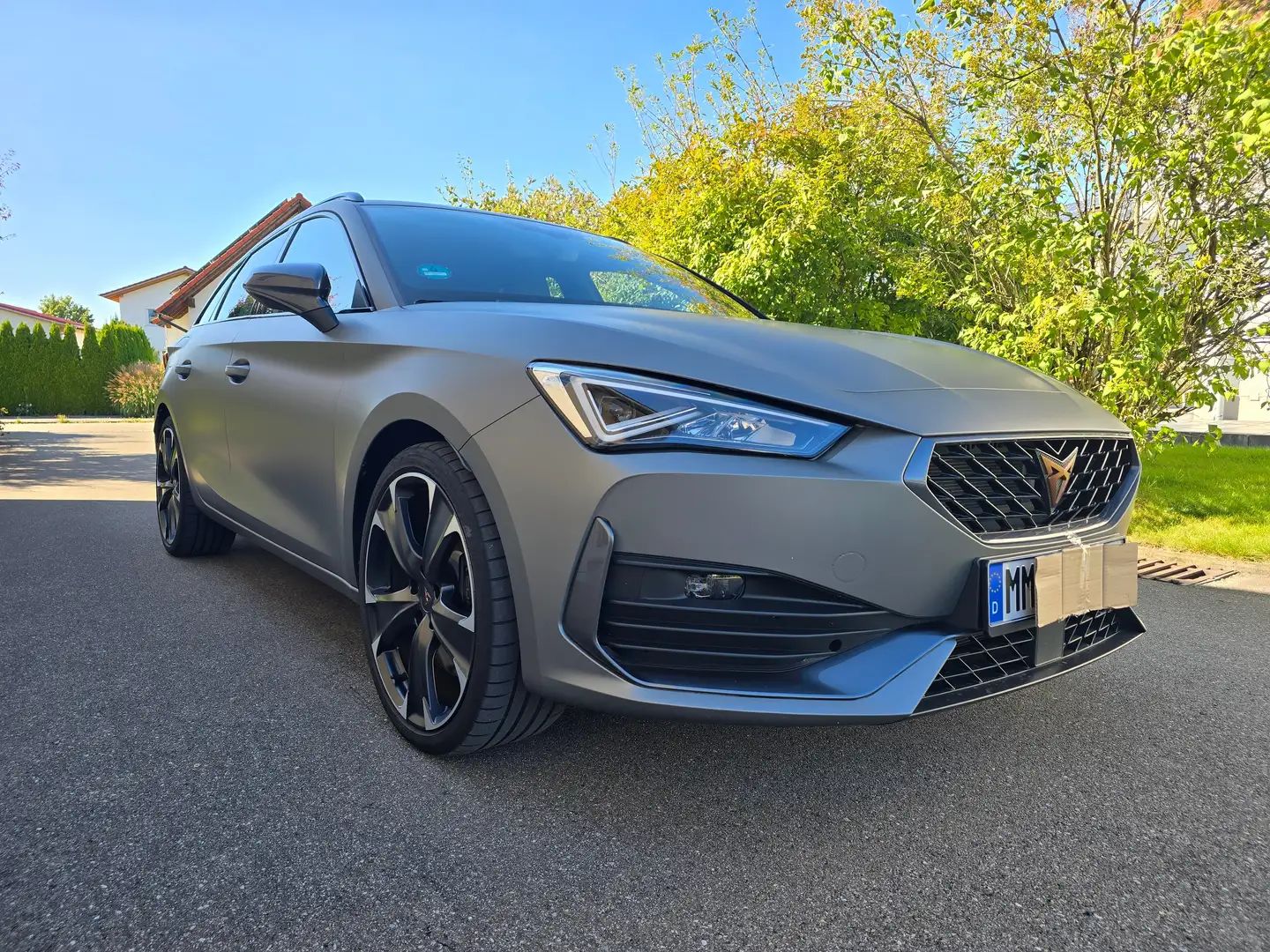 CUPRA Leon Leon Sportstourer 1.4 e-Hybrid (180 kW System) VZ Grau - 1