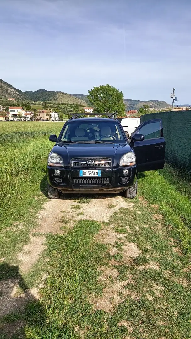 Hyundai TUCSON 2.0 cvvt Active bluedrive Gpl 4wd Nero - 2