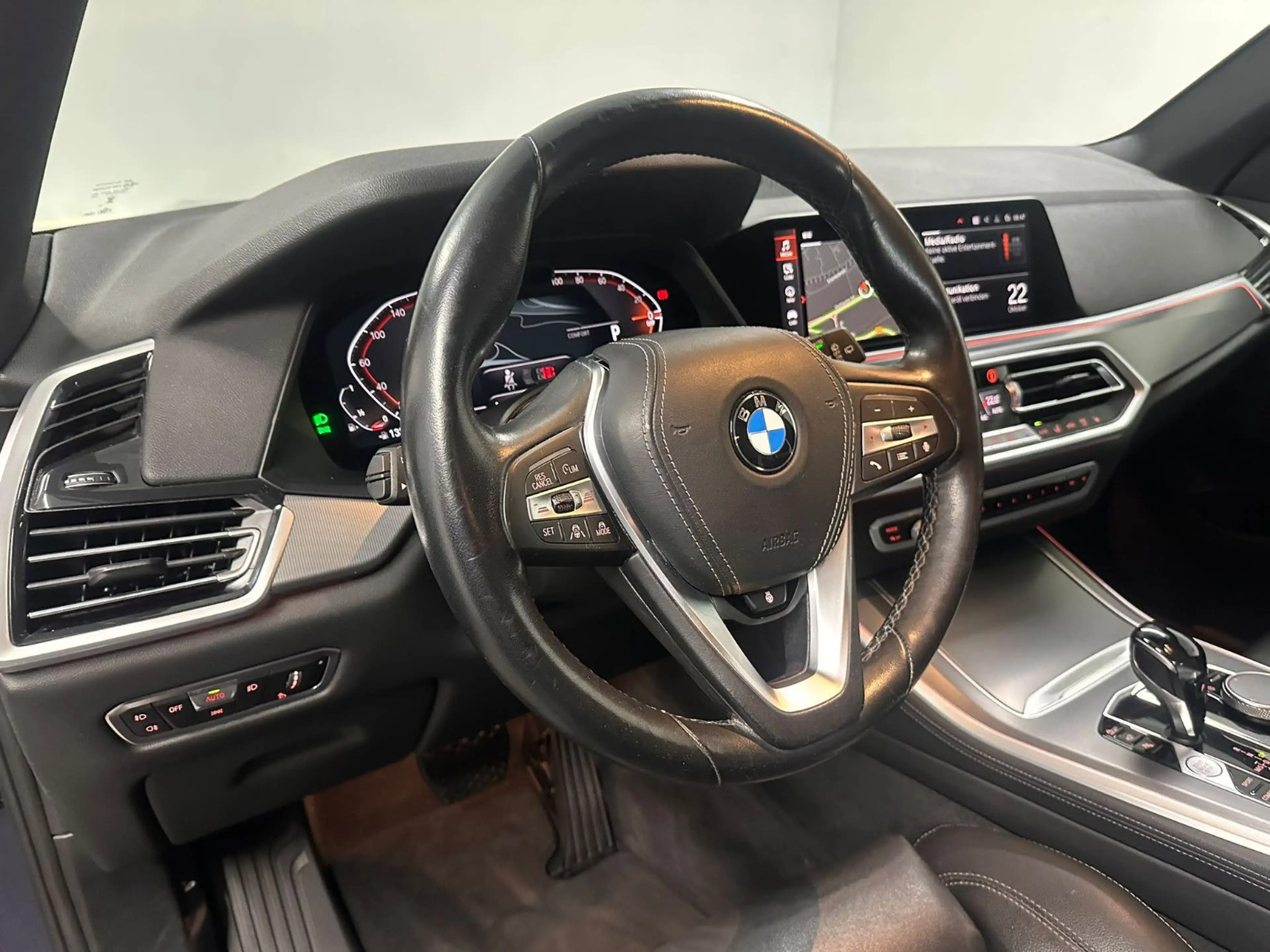 BMW X5 xDrive40i *7-Sitzer*HUD*AHK*LED*SPORTSITZE* — photo 12