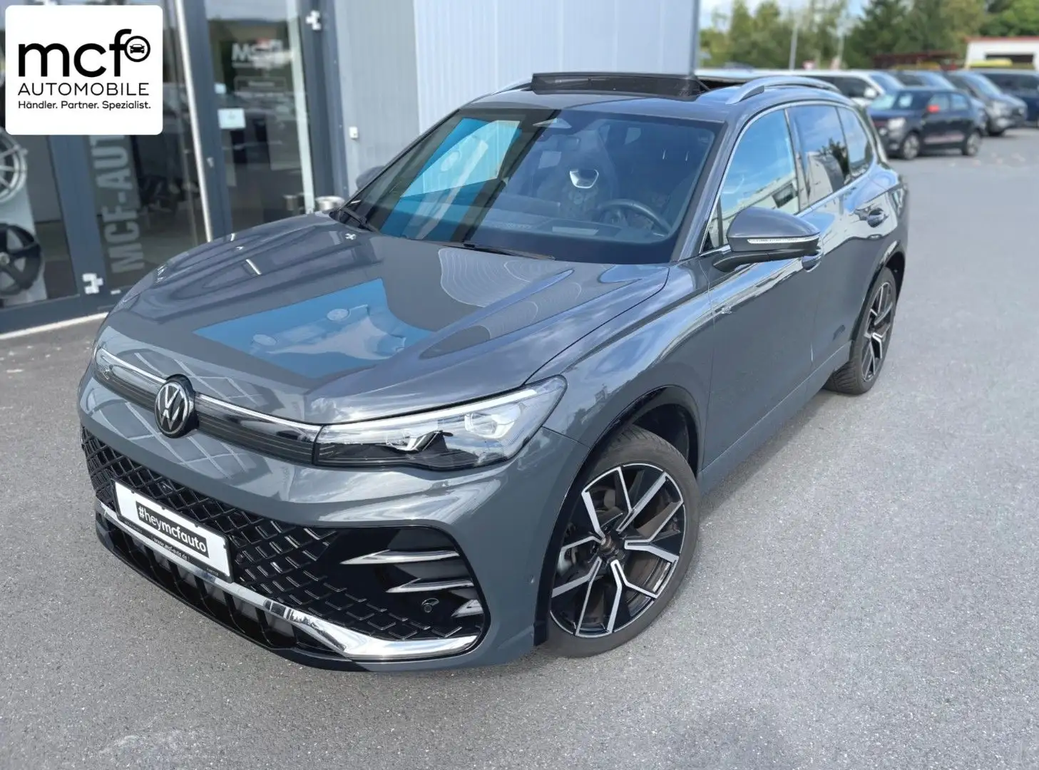 Volkswagen Tiguan 1.5 eTSI R-Line *Pano*Matrix*HuD*20Zoll Grau - 1