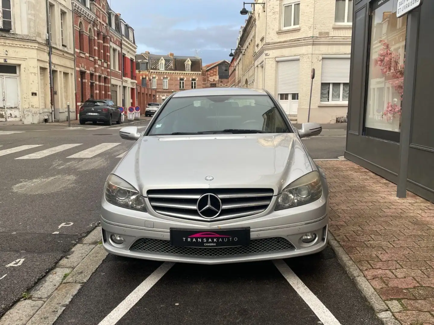 Mercedes-Benz CLC 180/ CARPLAY / SIEGES CHAUFFANTS Grau - 2