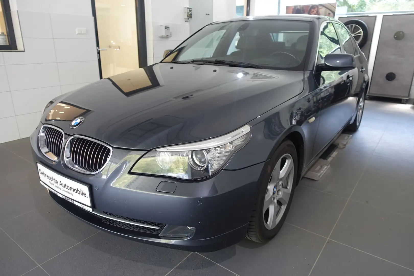 BMW iX 525ix Grau - 1