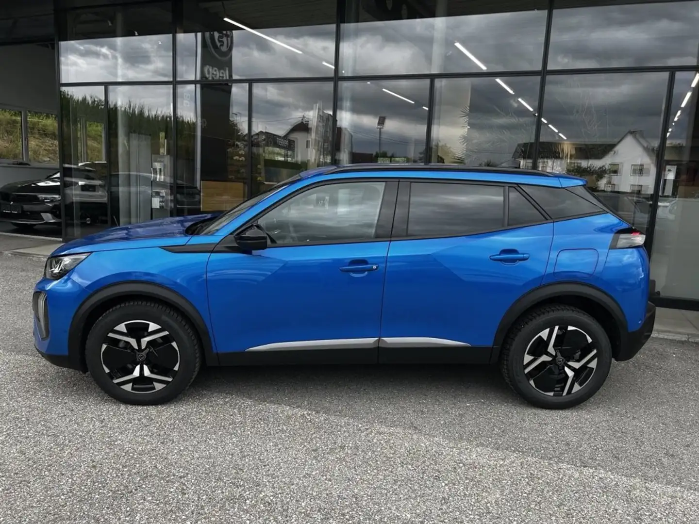 Peugeot 2008 Allure PureTech 100 Blau - 2