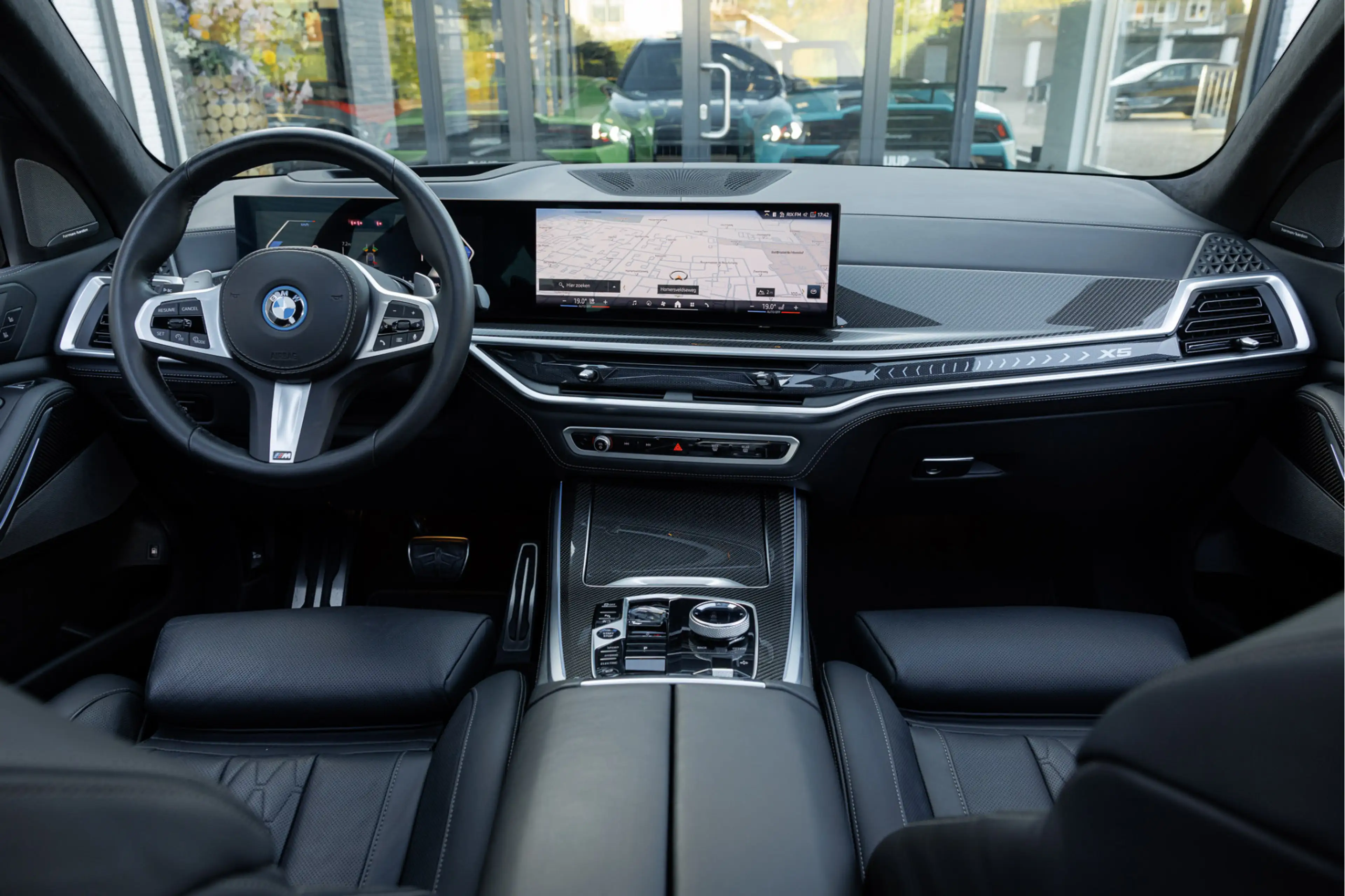 BMW X5 xDrive50e M-Competition ''Dravit Grau'' Skylounge — photo 5