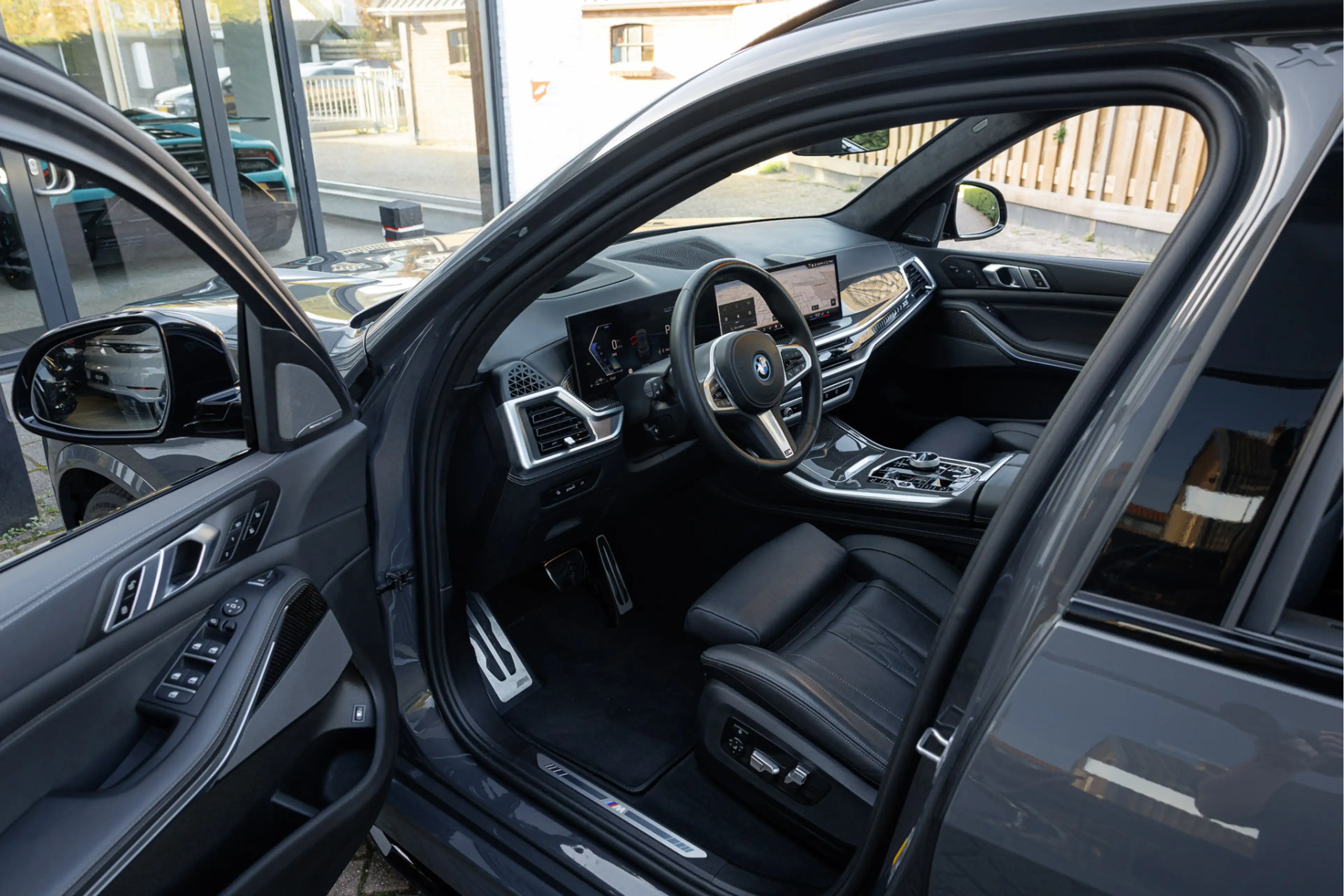 BMW X5 xDrive50e M-Competition ''Dravit Grau'' Skylounge — photo 4