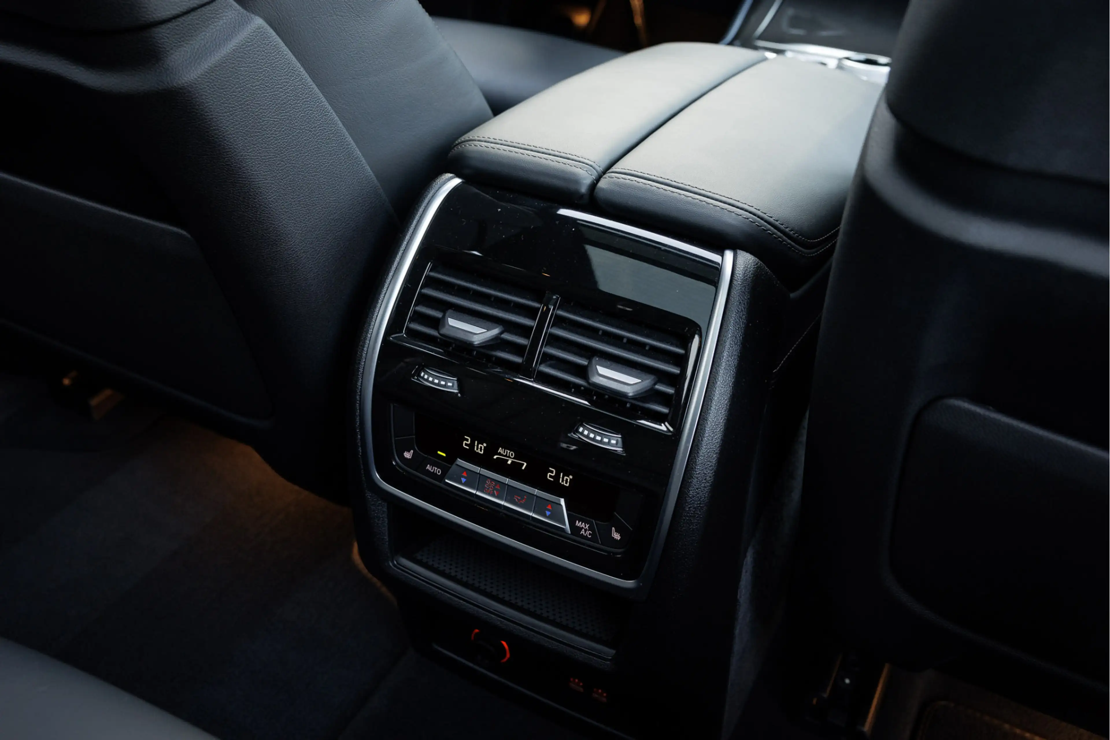 BMW X5 xDrive50e M-Competition ''Dravit Grau'' Skylounge — photo 23