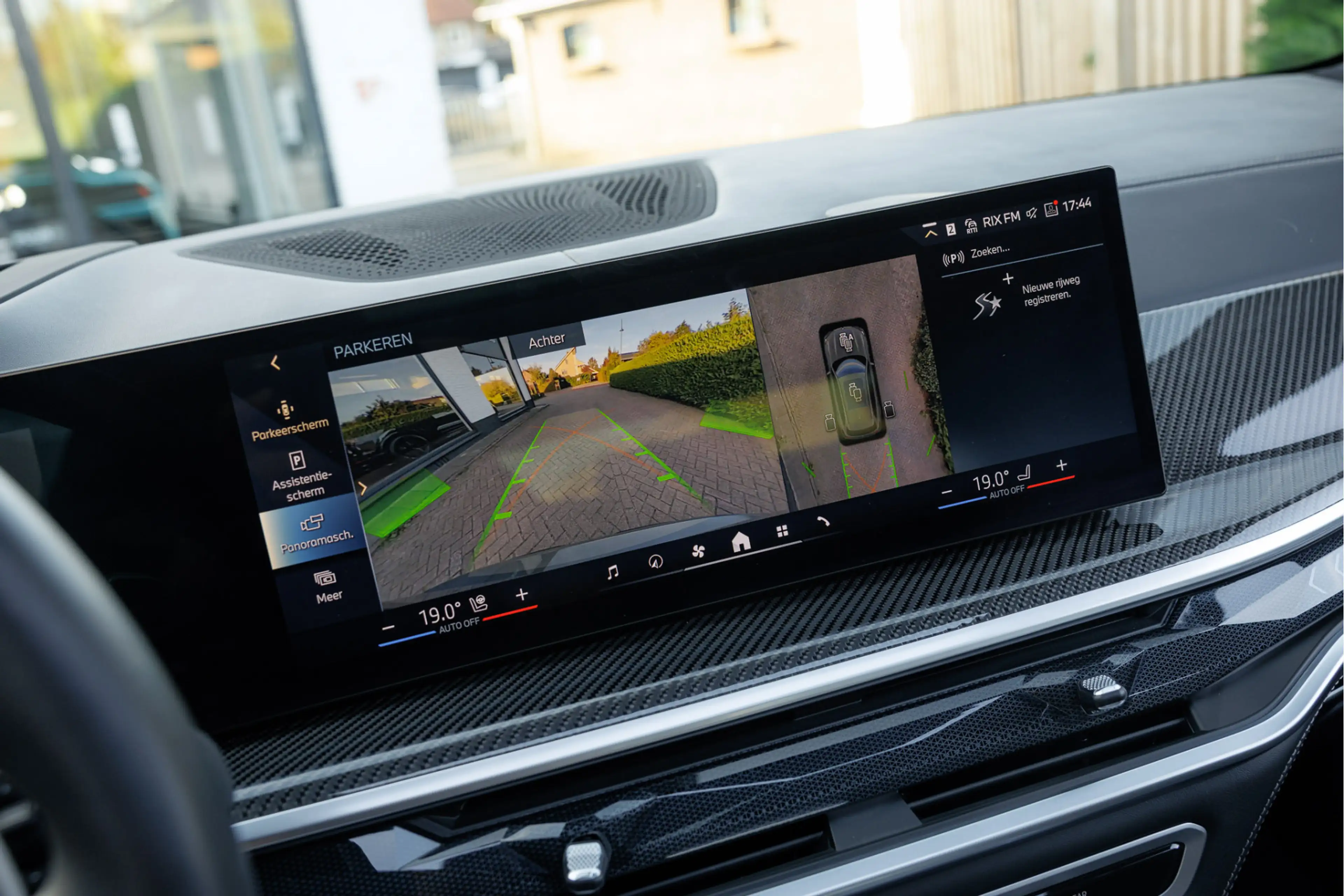 BMW X5 xDrive50e M-Competition ''Dravit Grau'' Skylounge — photo 20