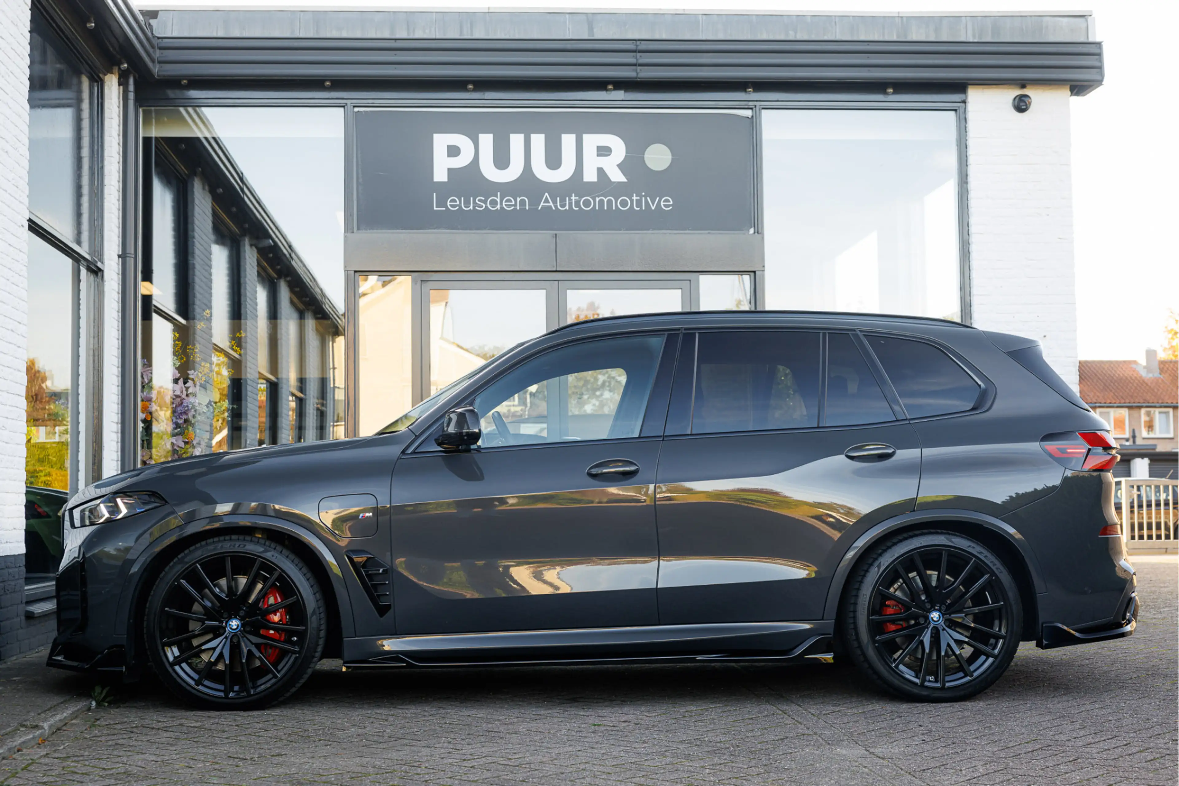 BMW X5 xDrive50e M-Competition ''Dravit Grau'' Skylounge — photo 3