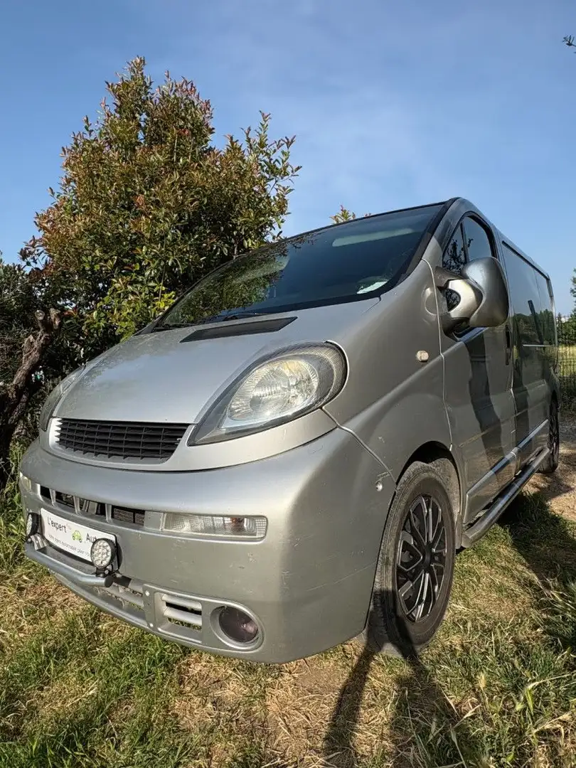 Opel Vivaro OPEL Vivaro A Combi/Minibus 2.5 DTI 16V Combi cour Gris - 1