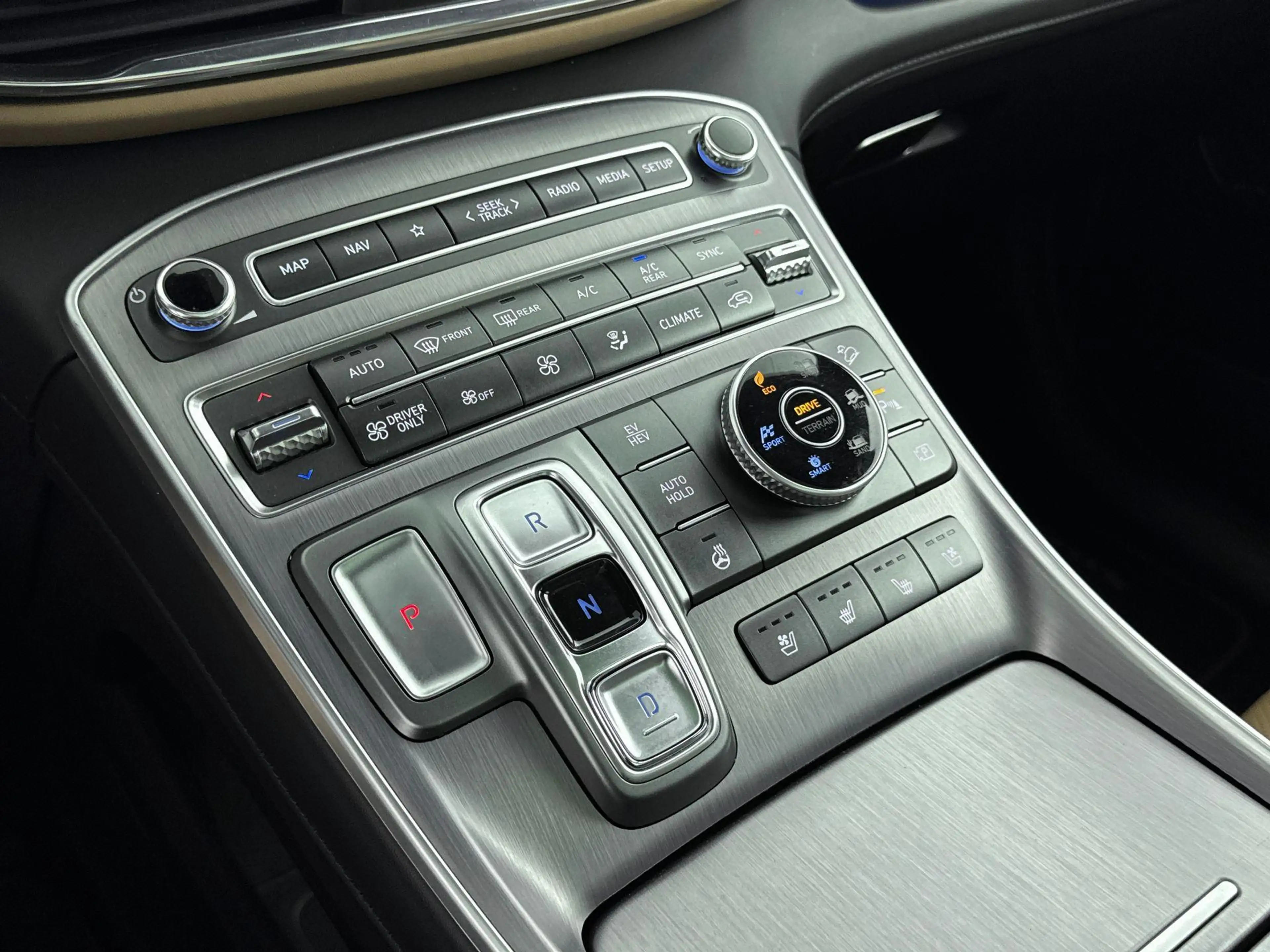 Hyundai SANTA FE 1.6 T-GDI PHEV Premium Plus Sky 7persoons | Panora — photo 14