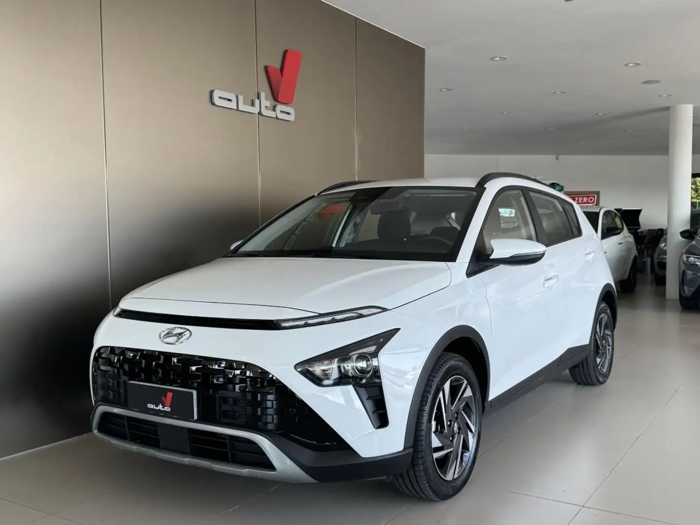 Hyundai BAYON 1.2 MPI MT XLine+SENSORI+TELECAMERA+CARPLAY Blanc - 2