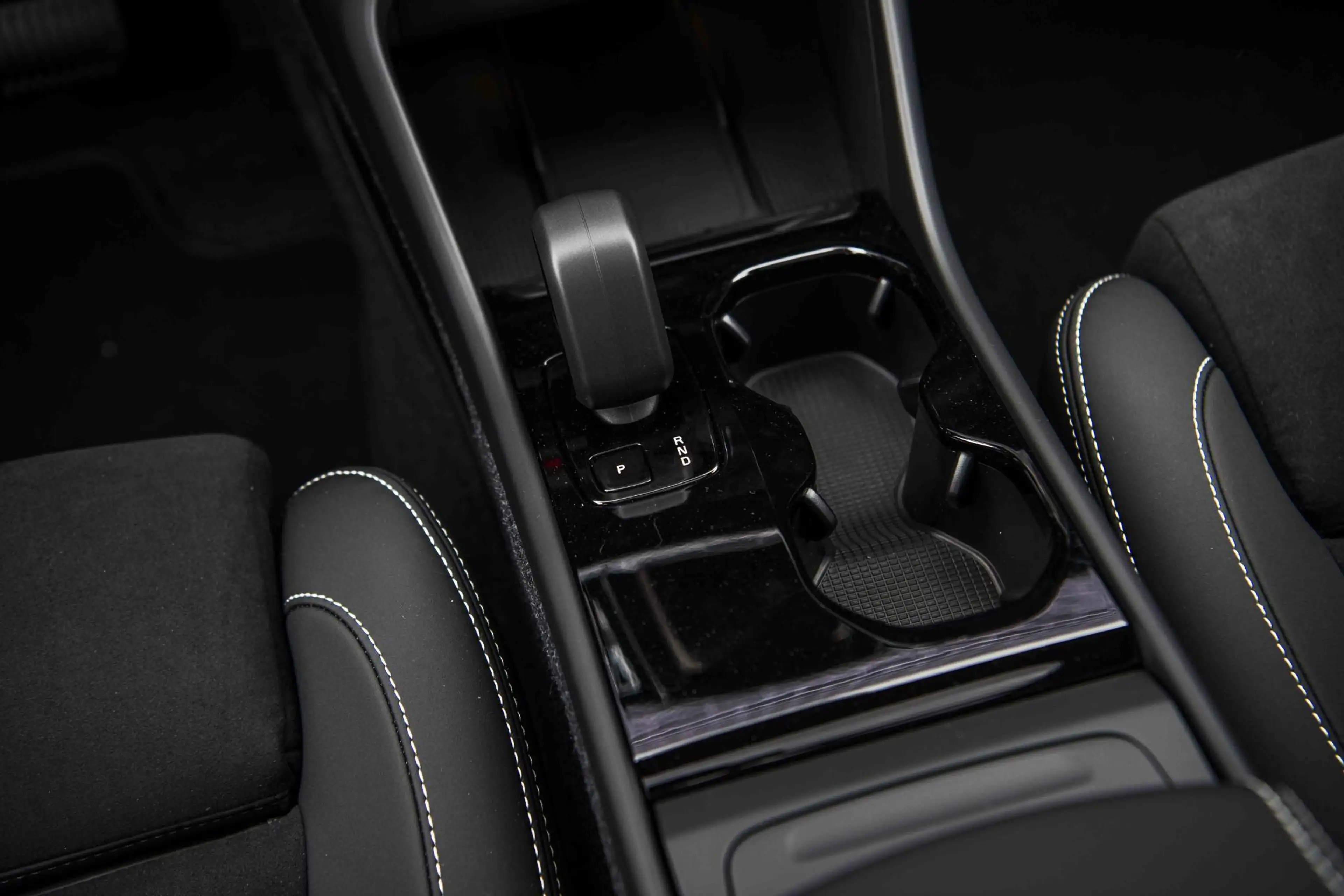 Volvo EX40 Single Motor Ext. Range Ultra Black Edition | Euro — photo 14