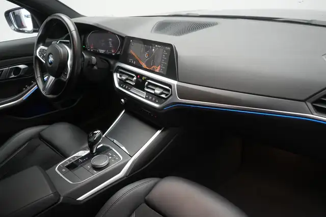 BMW 3 Series view 7