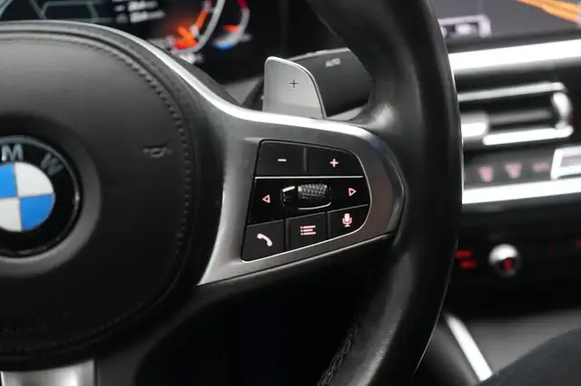 BMW 3 Series view 18