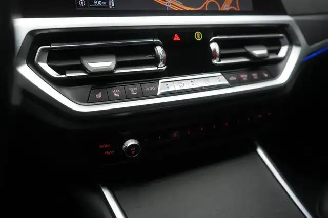 BMW 3 Series view 16
