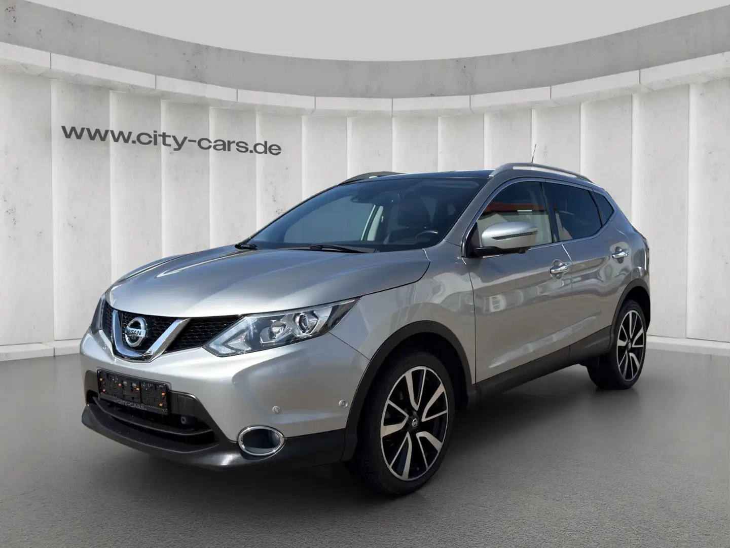 Nissan Qashqai Tekna*LED*CAM*NAVI*LEDER*AHK*ASSIST Zilver - 1