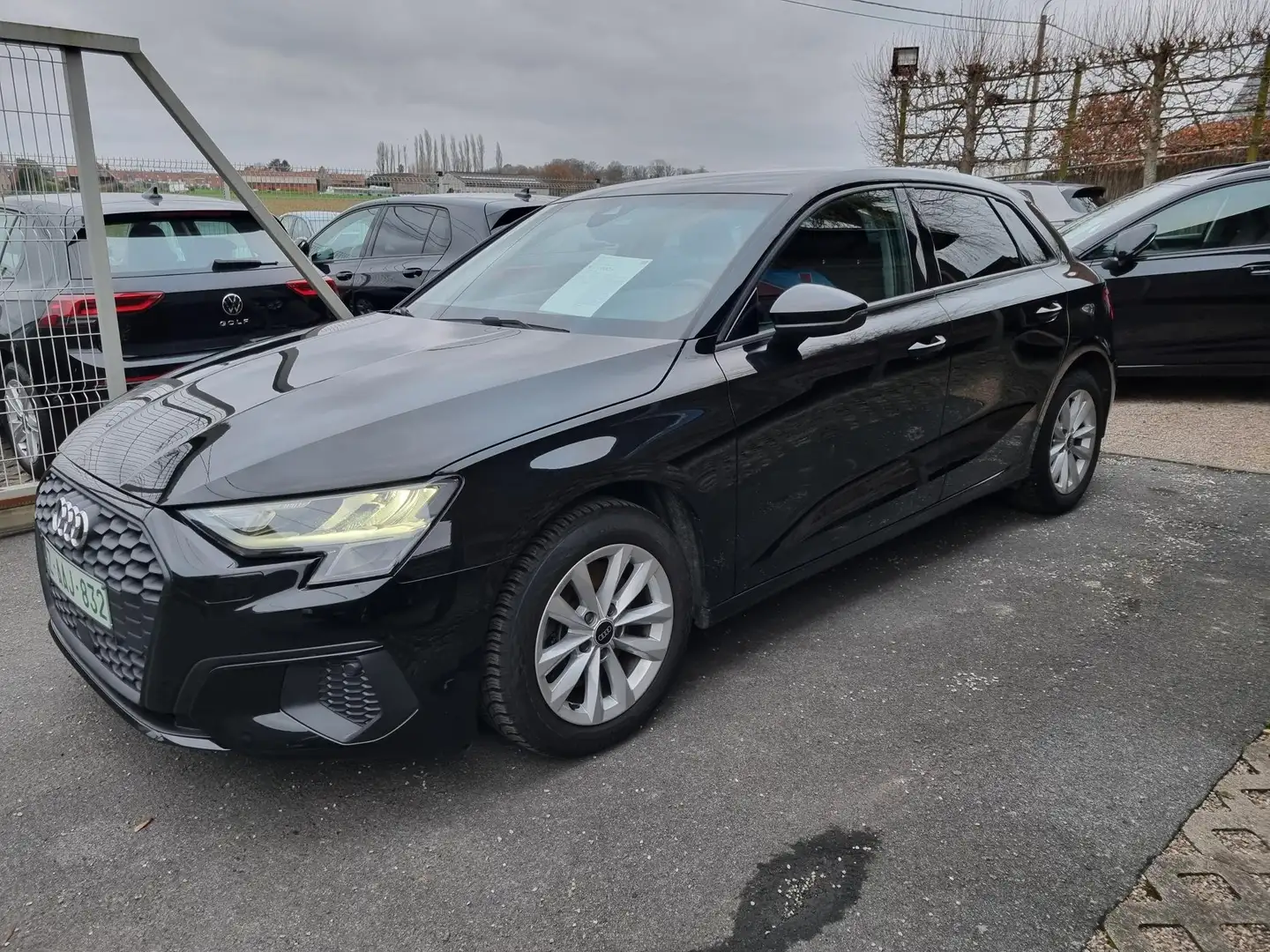 Audi A3 Sportback 30 TFSI Advanced Zwart - 2