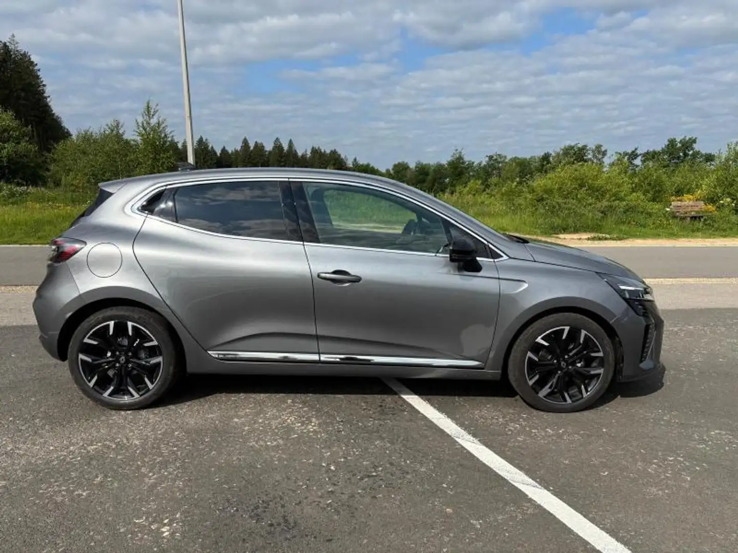 Renault Clio Techno Gris - 2