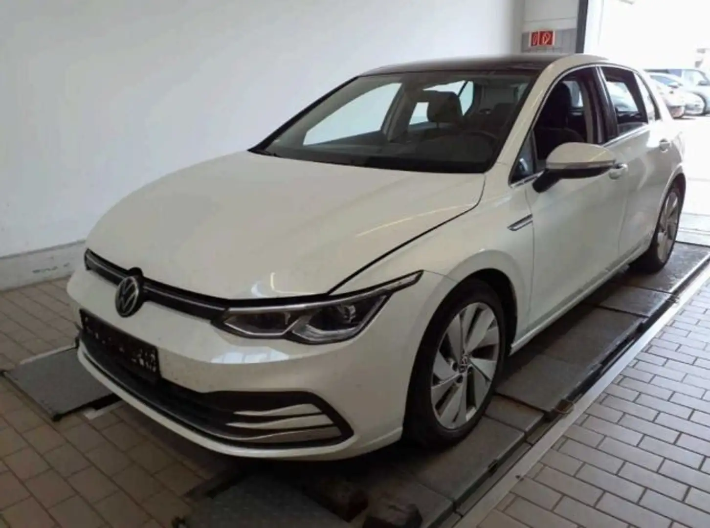 Volkswagen Golf VIII 1.5 eTSI Style DSG Navi*Pano*DCC*IQ-Li Blanc - 2