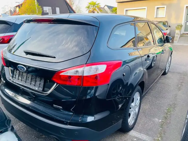 Ford Focus view 2