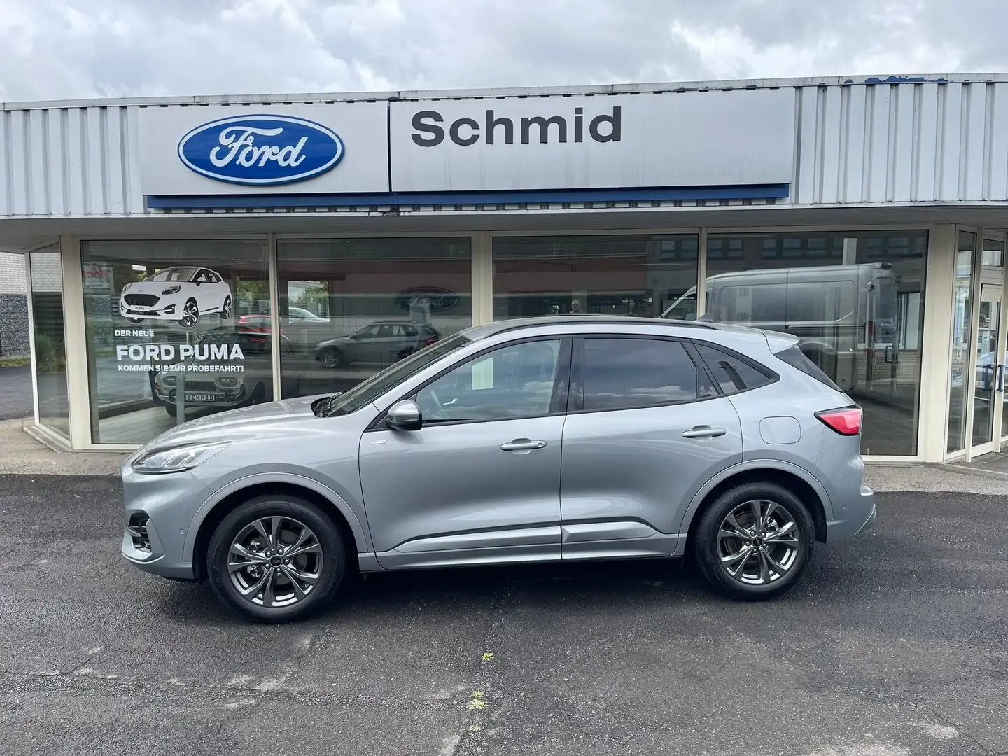 Ford Kuga ST-Line "Super Ausstattung+Allrad" Grau - 2