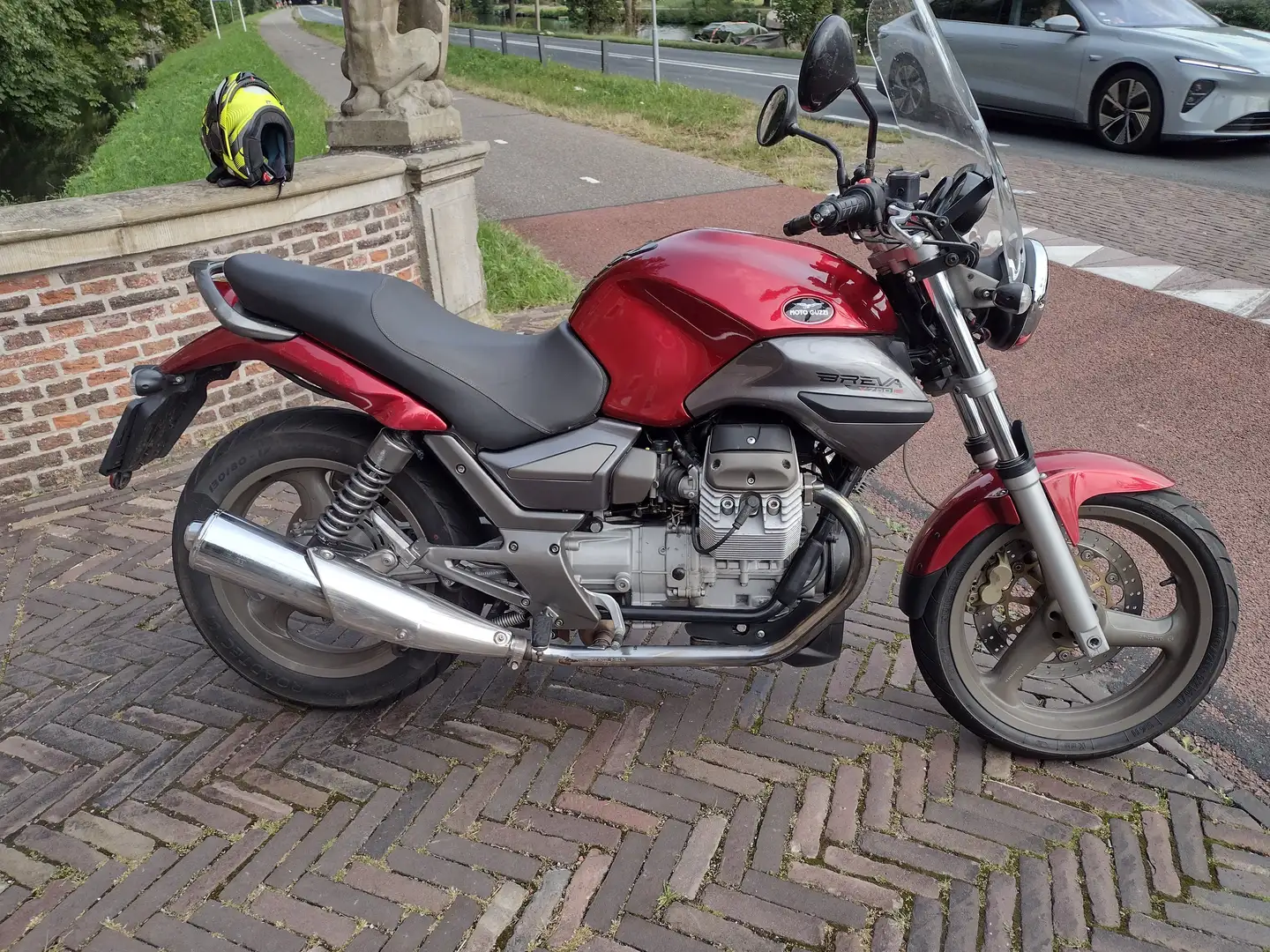Moto Guzzi Breva 750 750 ie Red - 1