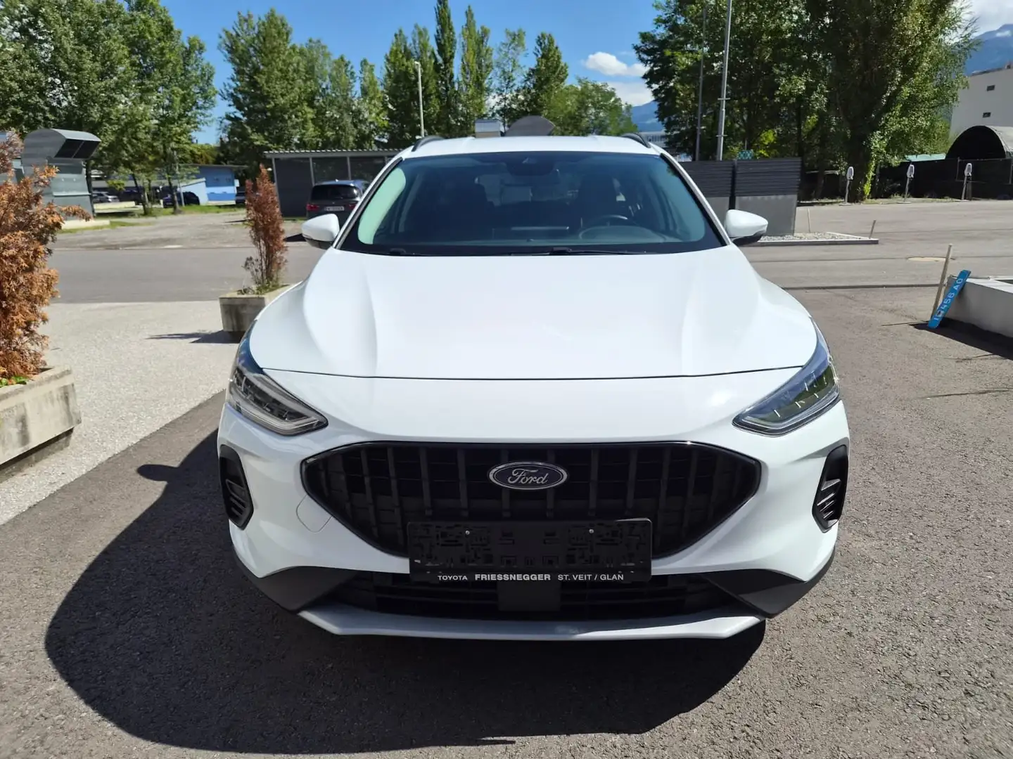 Ford Focus 1.5D Active Schaltgetriebe!Pickerl-8 Fach bereift Weiß - 2