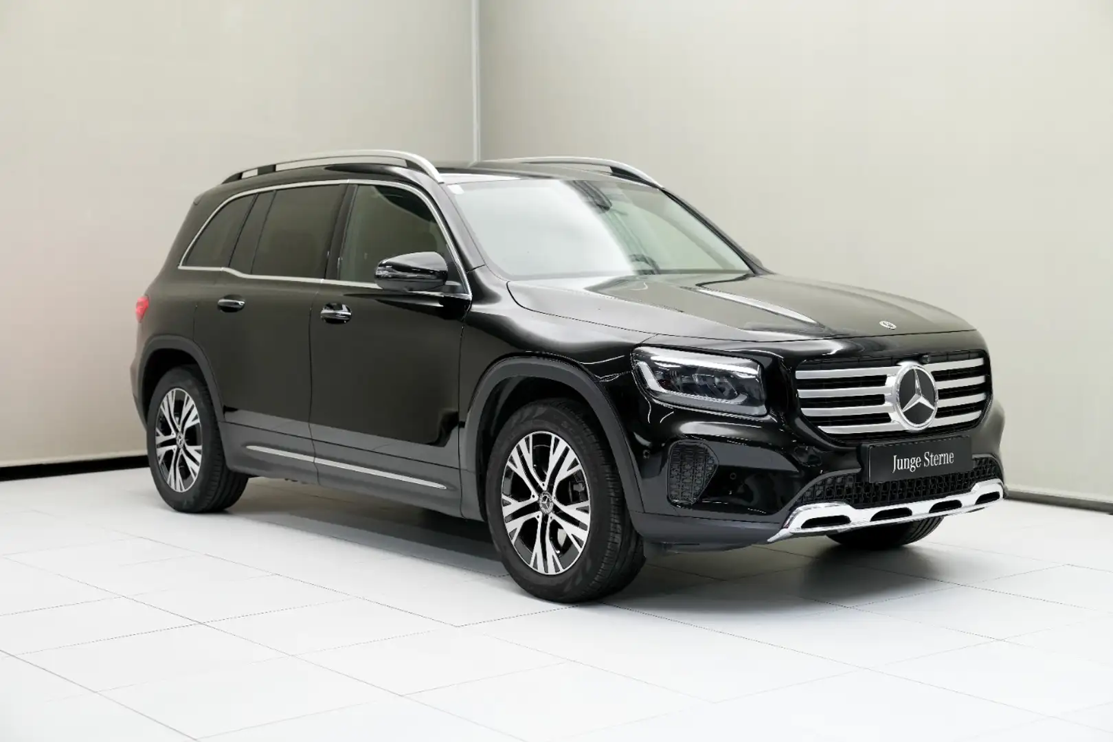 Mercedes-Benz GLB 200 d 4MATIC Österreich-Edition Progressive Schwarz - 2