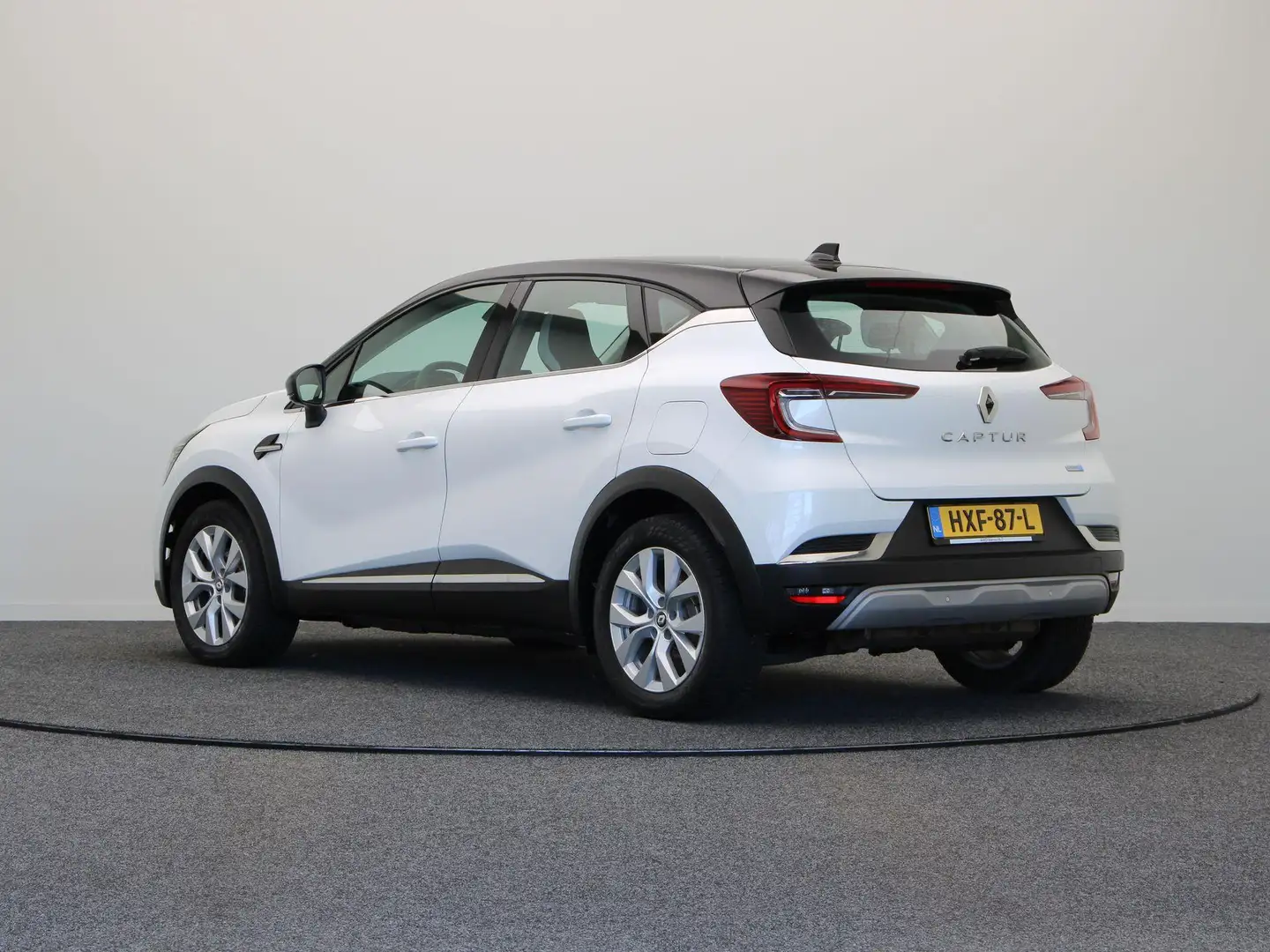 Renault Captur 1.6 E-Tech plug-in hybrid 160 Intens | Navi | Clim Wit - 2
