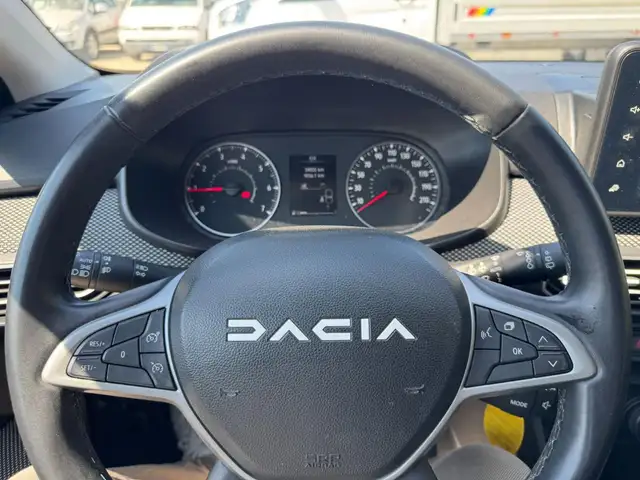 Dacia Sandero view 7
