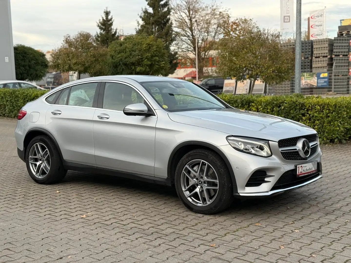 Mercedes-Benz GLC 350 4Matic Garantie *AMG * AWD* TÜV Neu* Silber - 1