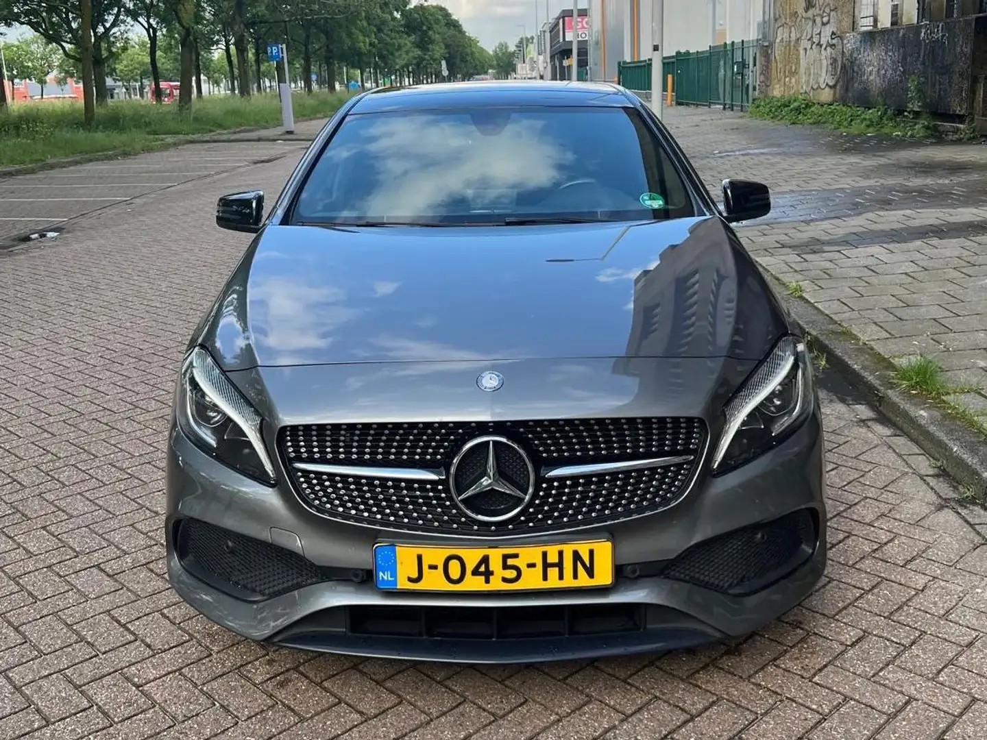 Mercedes-Benz A 180 A 180 Business Sol. AMG Grijs - 2