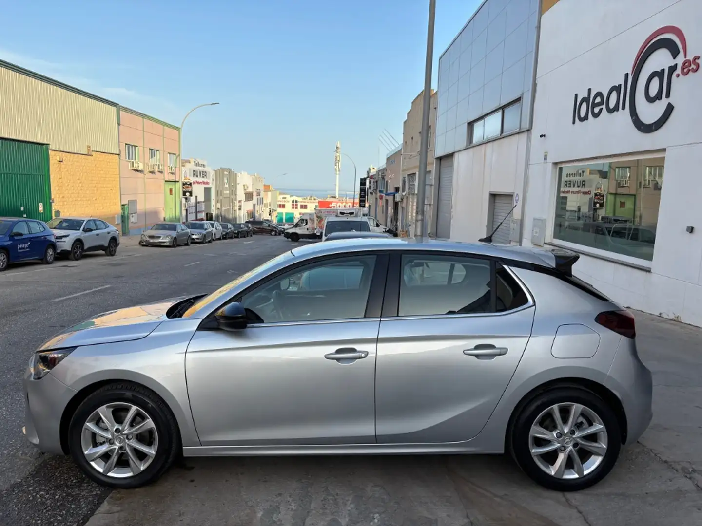 Opel Corsa 1.2T XHT S/S Elegance AT8 100 Plateado - 2