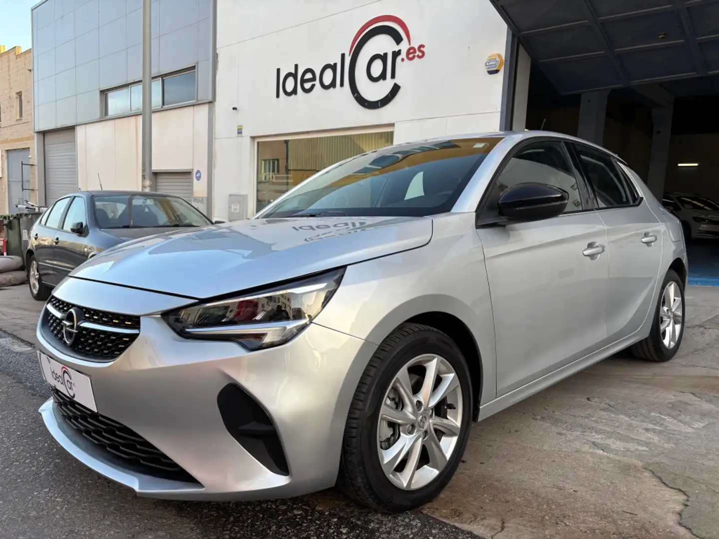 Opel Corsa 1.2T XHT S/S Elegance AT8 100 Plateado - 1