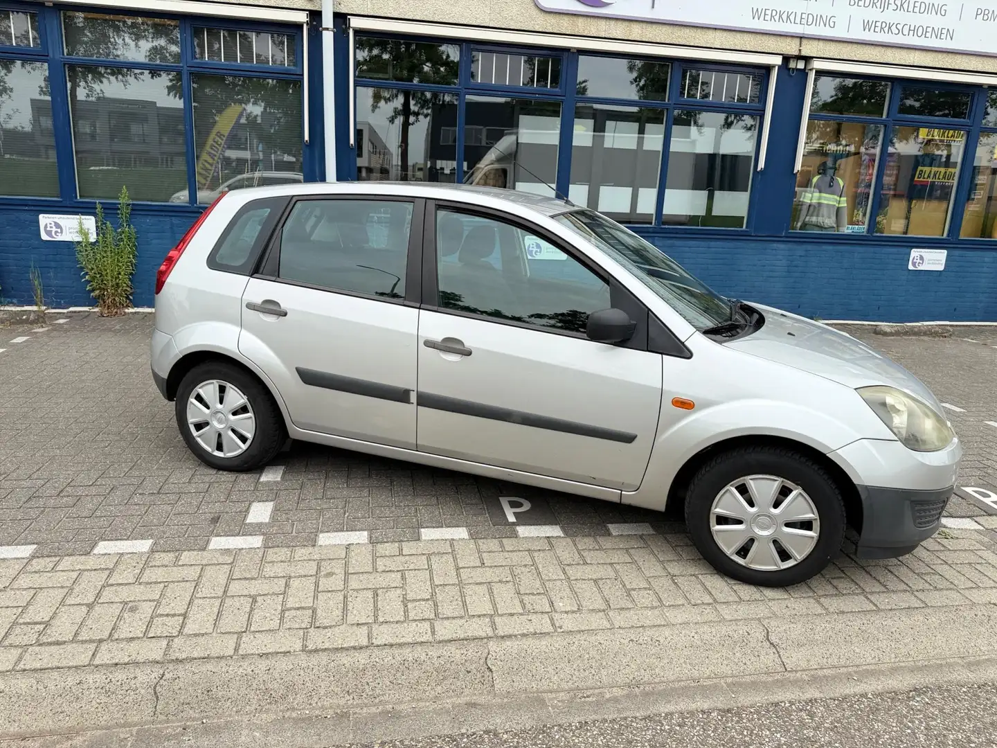 Ford Fiesta 1.3-8V Champion ((( nieuwe apk ))) Gris - 2