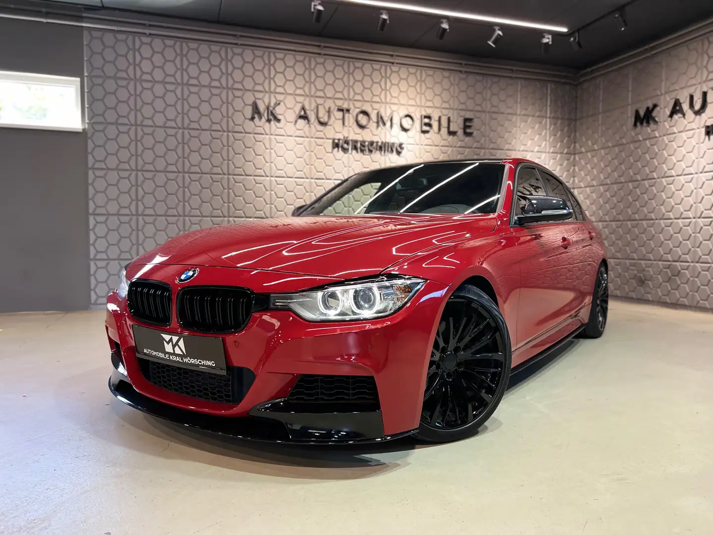 BMW 320 d*M SPORT*HUD*PDC*VOLLEDER*SITZHEIZUNG*XENON*NAVI* Rot - 2