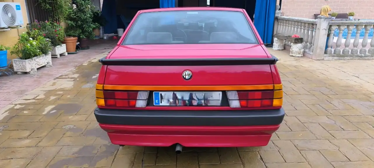 Alfa Romeo 75 2.0 Twin Spark, foto 2