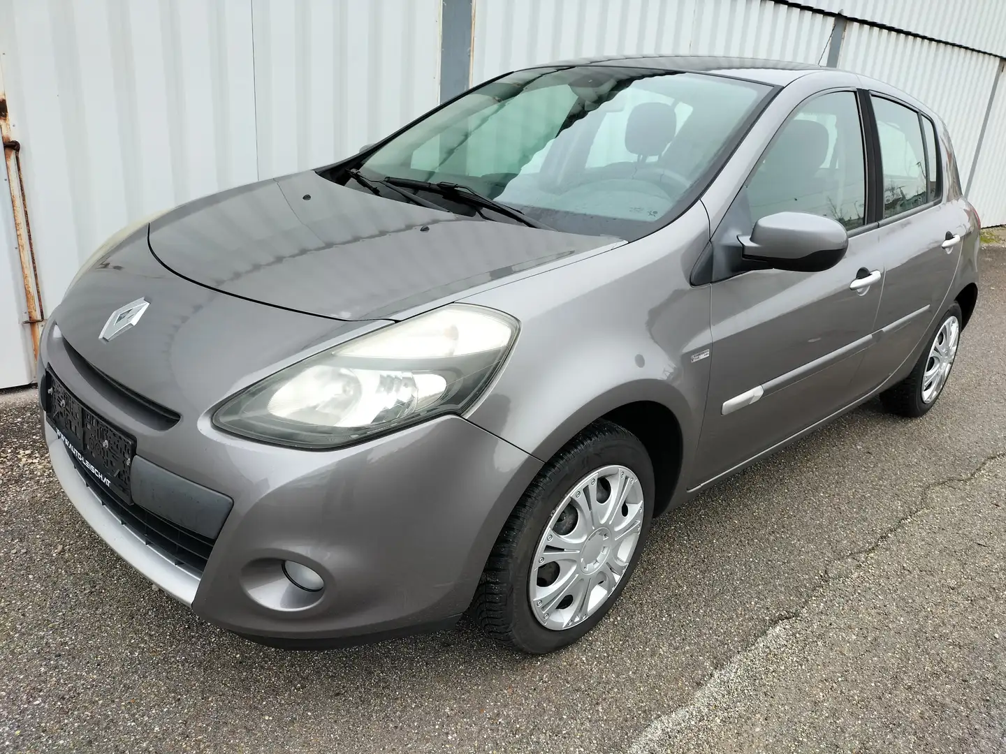 Renault Clio Clio Dynamique 1,2 16V Dynamique Grau - 2