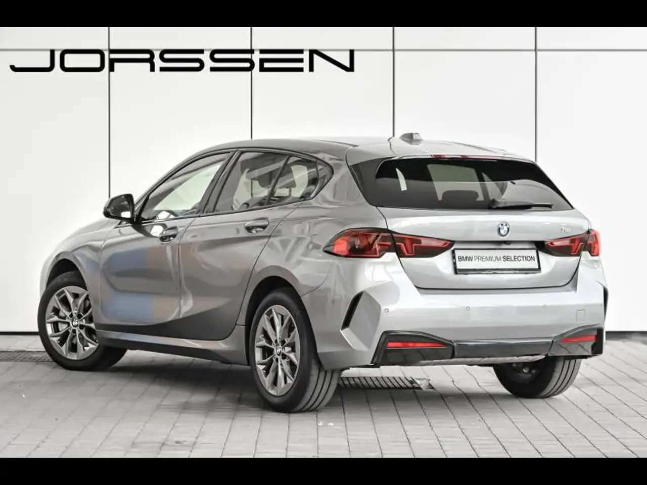 BMW 116 Hatchback 5-Door, миниатюра 5