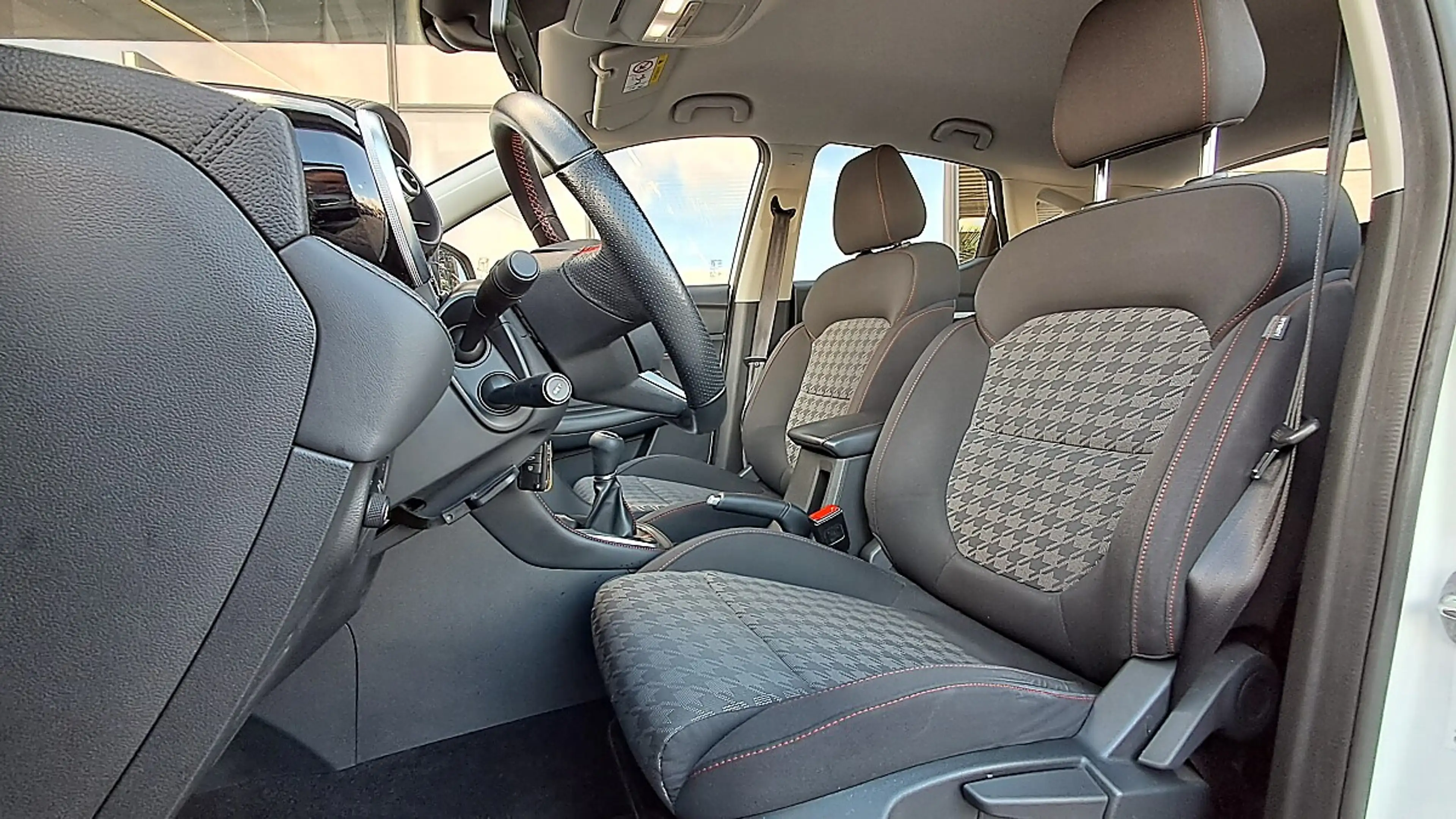 MG ZS 1.5 VTi Comfort — photo 13