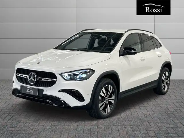Mercedes-Benz GLA 200 d Automatic