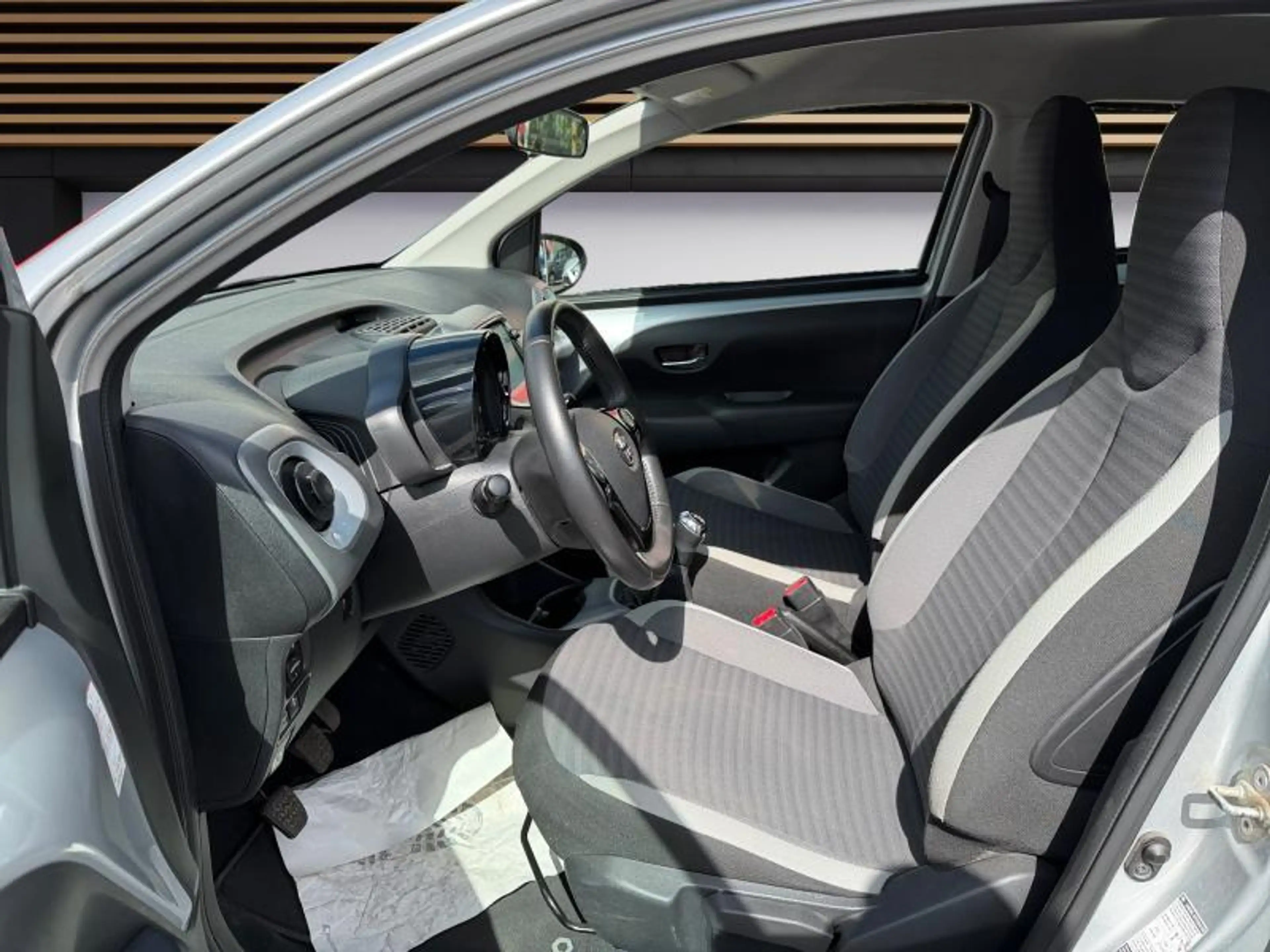 Toyota Aygo X play — photo 10