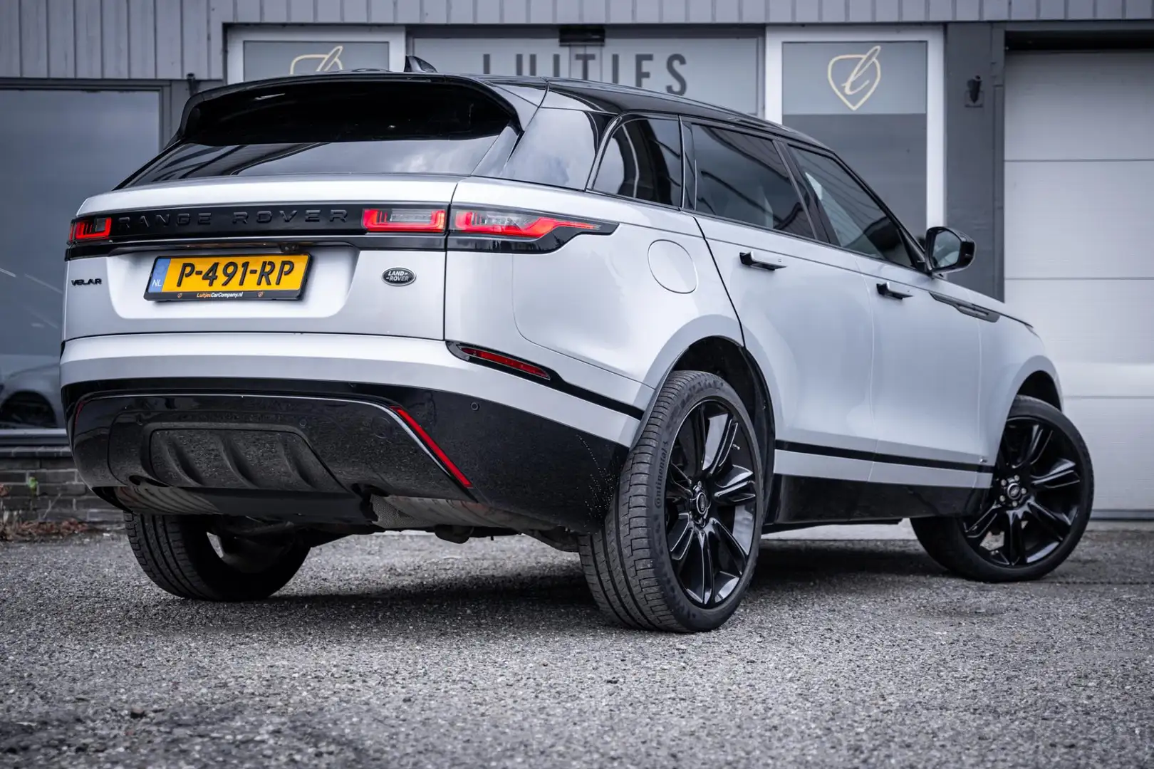 Land Rover Range Rover Velar 2.0 P250 Turbo AWD R-Dynamic I Meridian I Stoel-me Grijs - 2