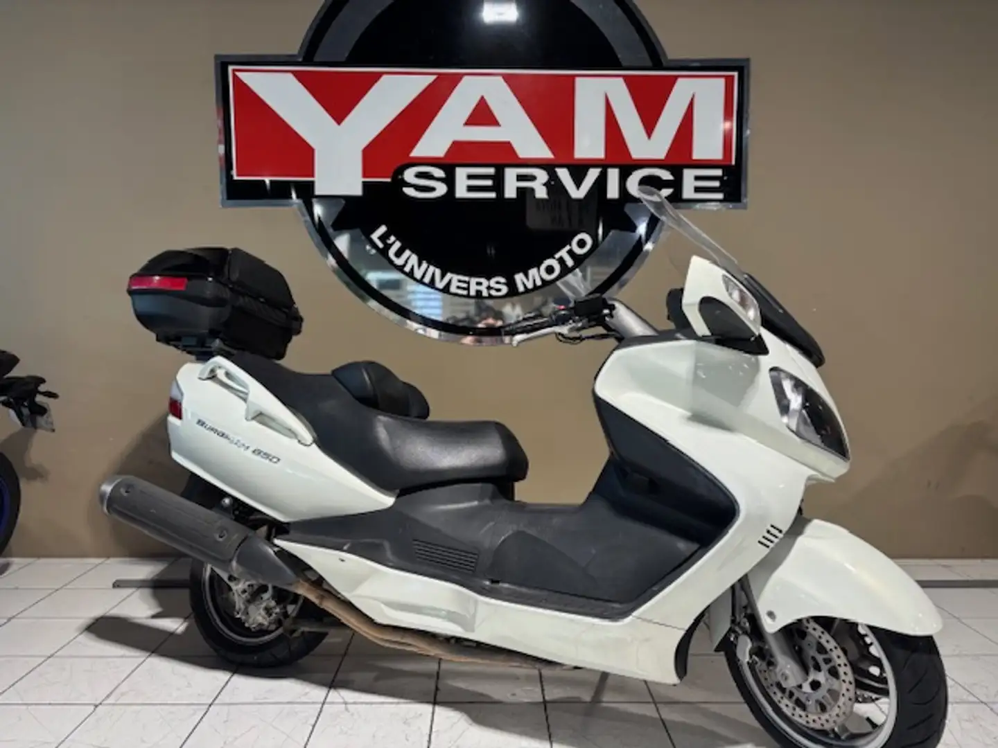 Suzuki Burgman 650 Blanc - 1