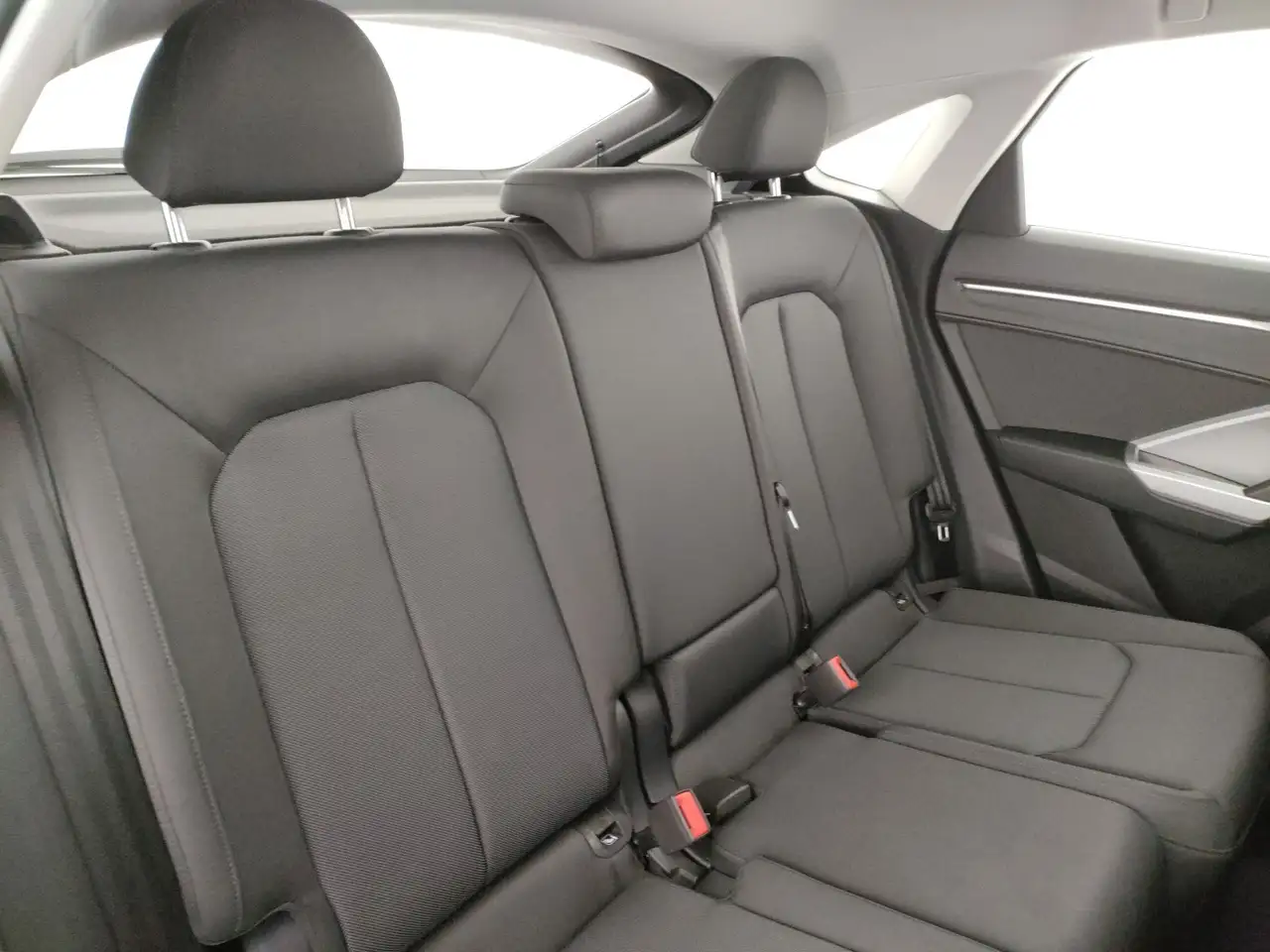 Audi Q3 sportback 35 2.0 tdi business plus s-tronic 13