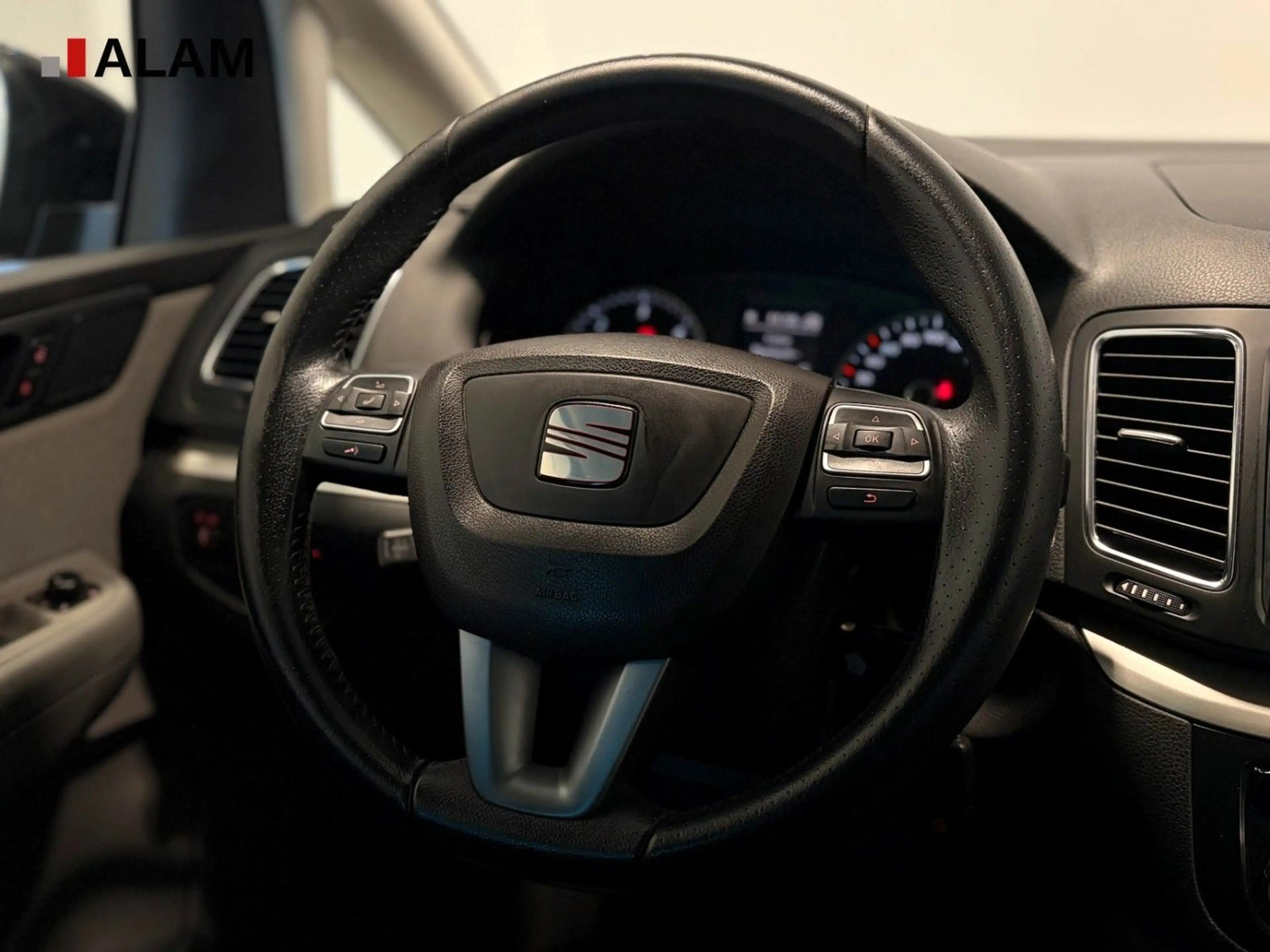 SEAT Alhambra Style Temp. 3-Zonen Klima RFK 7 Sitzer — photo 15
