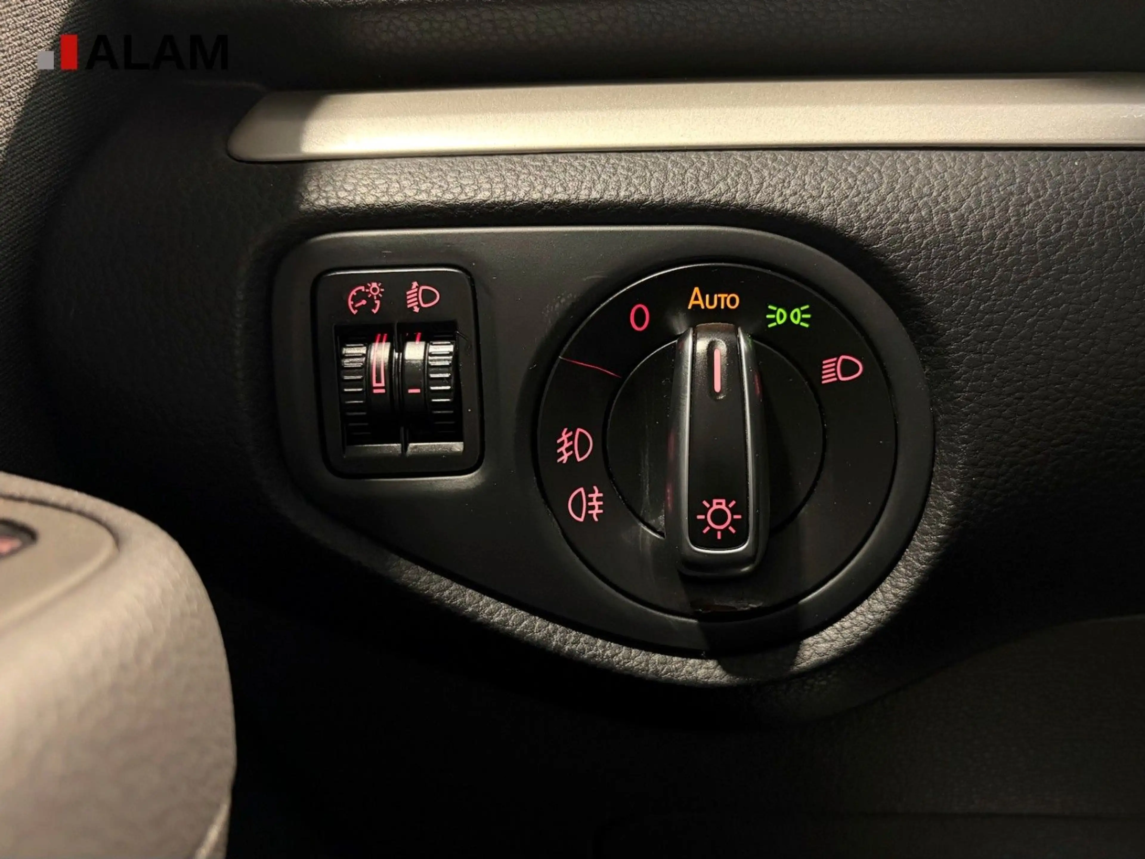 SEAT Alhambra Style Temp. 3-Zonen Klima RFK 7 Sitzer — photo 11