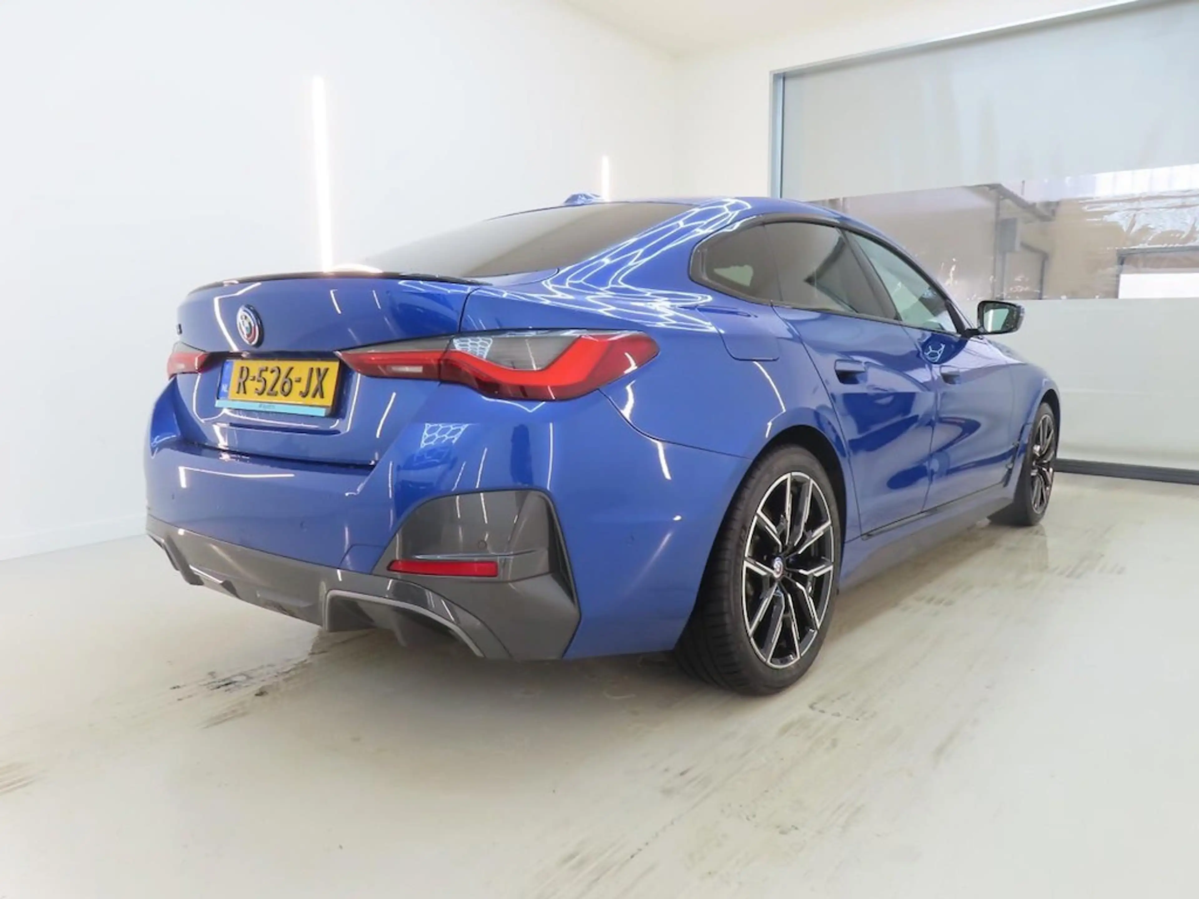 BMW i4 EDrive40 84 kWh | SOH 95% | M Sport Pro | 19 Inch — photo 4