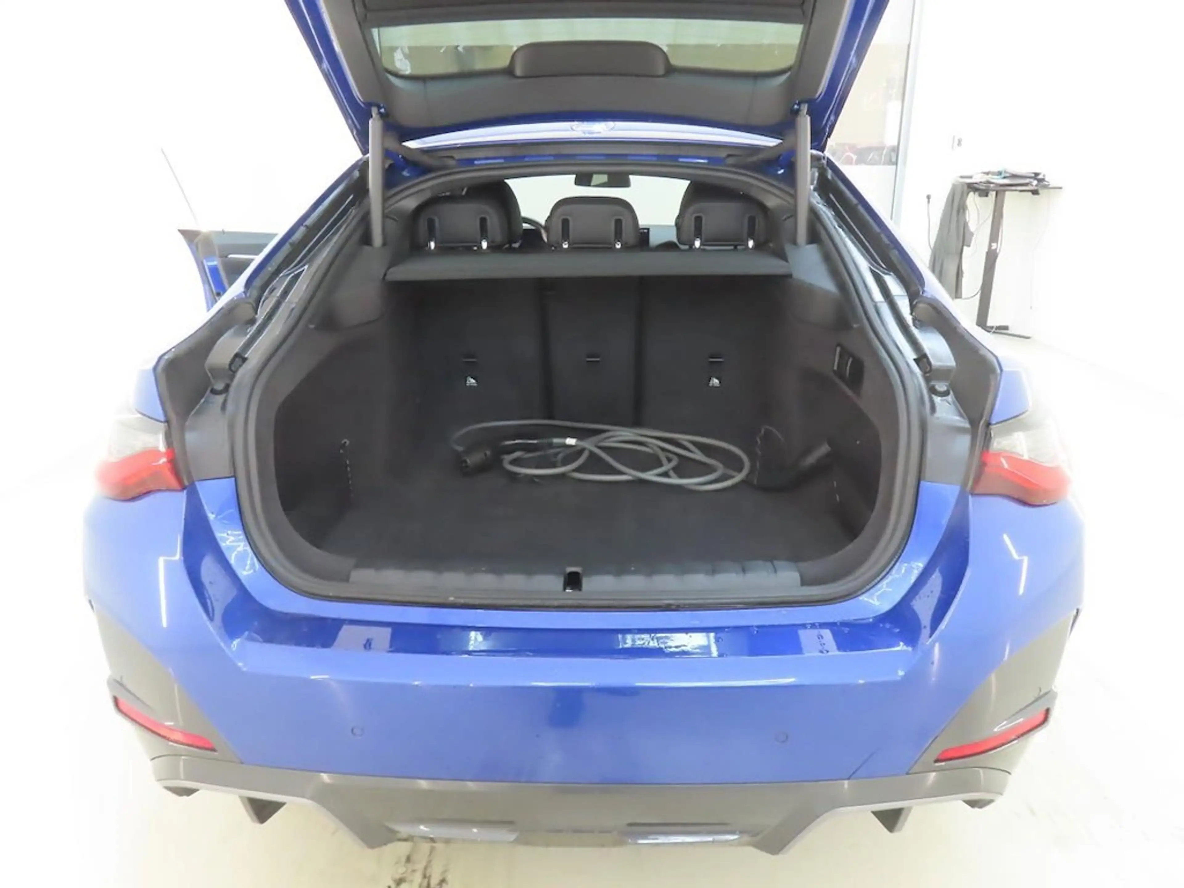 BMW i4 EDrive40 84 kWh | SOH 95% | M Sport Pro | 19 Inch — photo 15